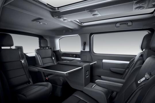 Peugeot Traveller Minivan e-TRAVELLER Standard 100kW Active 75kWh