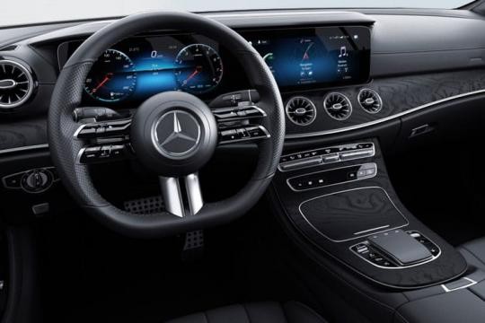 Mercedes E-Class Coupe E300 2.0 258hp AMG Line Premium Auto