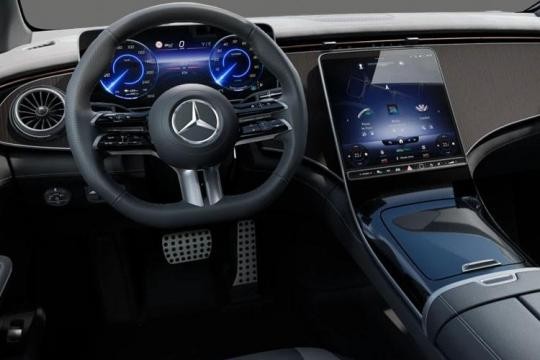 Mercedes EQE Saloon 300 245hp AMG Line Premium Auto