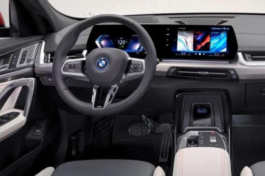 BMW iX2 SUV xDrive30 M Sport Tech Plus 22kWCh Auto