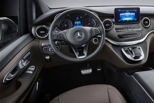 Mercedes V-Class MPV V220d Long 2.0 161 Premium 9G-TRC 8Seat